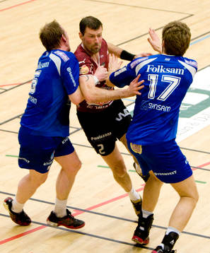 Robert Andersson, Lugi försöker ta sig igenom Hallbys