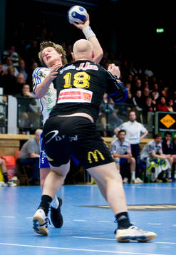 Oscar Carlen, Ystad, skjuter