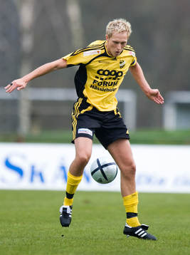 Bläddra bland fler bilder av Fotboll, division 2, IFK Hässleholm - Karlskrona