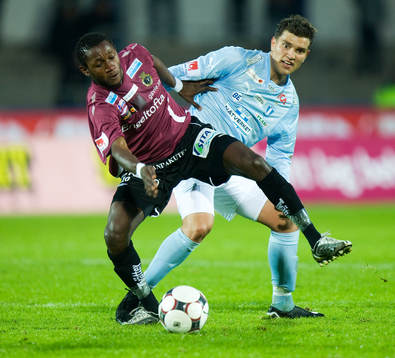 Labinot Harbuzi och Yannick Bapupa