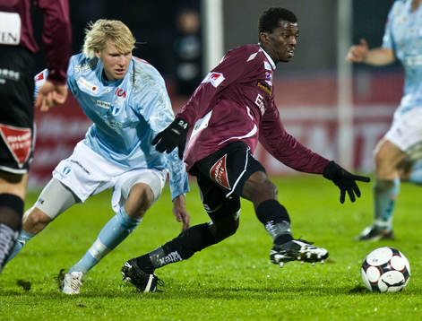 Yussif Chibsah och Ola Toivonen