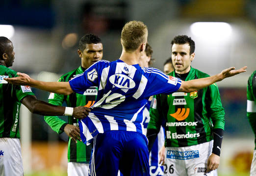 Pontus Wernbloom oförstående och Christos Christofiridis.