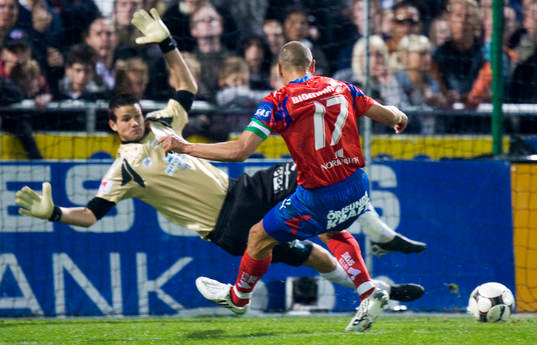 Henrik Larsson, Jonas Sandqvist, målvakt