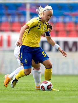 Caroline Seger, Sverige