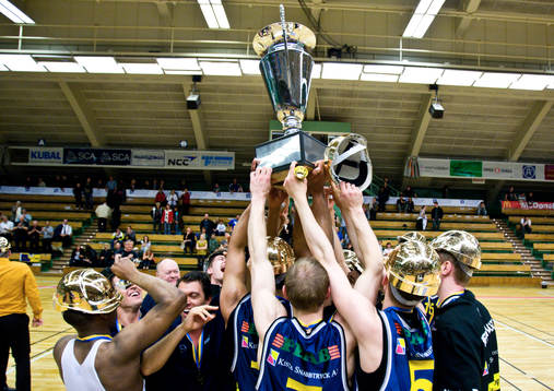 Solna vann SM-guld. Jubel, glädje, pokal, Svenska Mästare