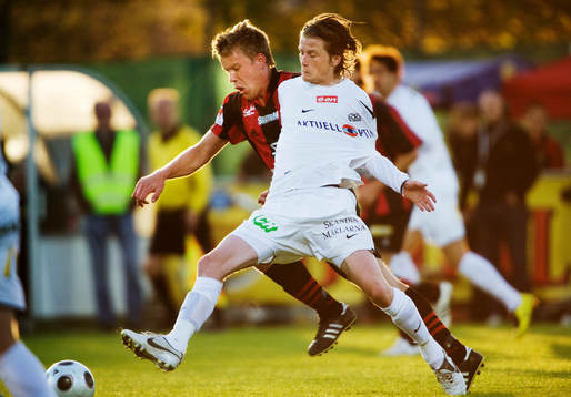 Joakim Runnemo, Brommapojkarna, i kamp om bollen med Erik