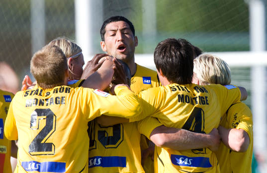 2-1, Juan Robledo grattas av bland annat straffskytten