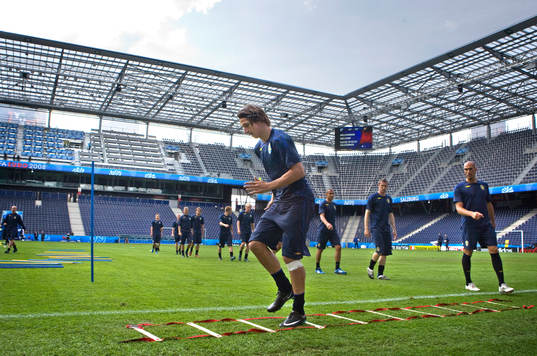 Träning på matcharenan Wals-Siezenheim Stadium i