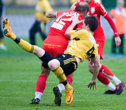 Simon Larsson faller