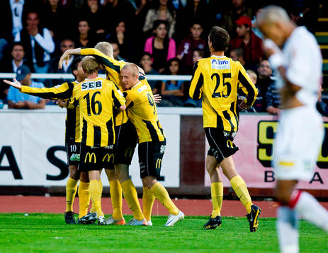 Tom Söderberg kvitterar till 1-1 för Häcken. Jubel