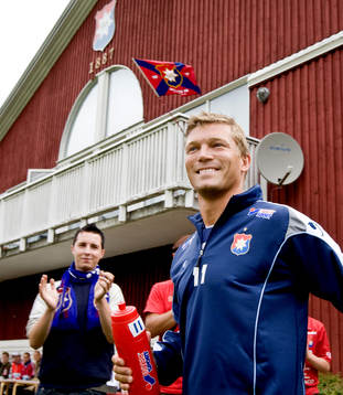 Marcus Allbäck gör sin första träning med Öis på