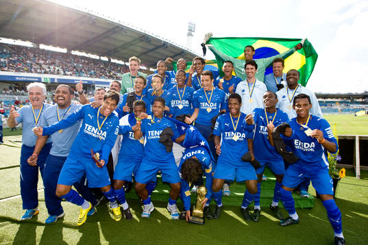 P16, Cruzeiro EC - Karlslunds IF: Jubel, Cruzeiro vinnare,