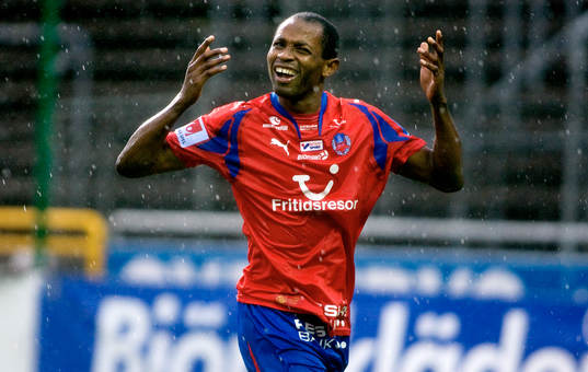 René Makondele, 1-0 jubel