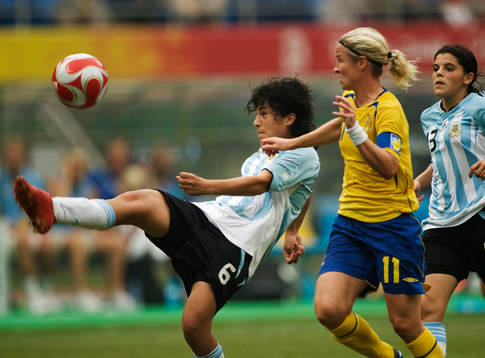 Gabnela Chaves, Argentina, bollar intill Victoria Svensson,
