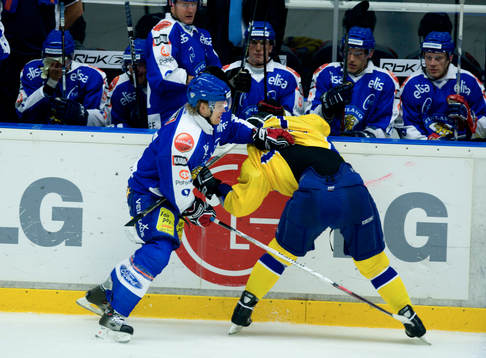 Jyrki Välivaara, Finland