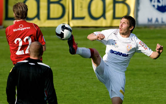 Dennis Östlundh, Assyriska