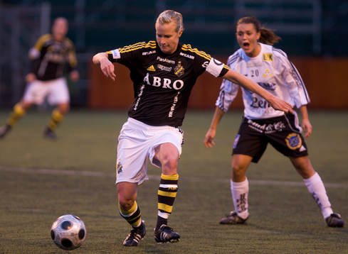 Anne Mäkinen, AIK och Emilia Appelqvist, Bälinge