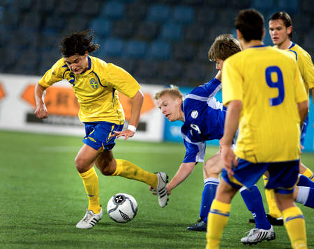 Miiko Albornoz, Sverige och Lauri Dalla Valle, Finland