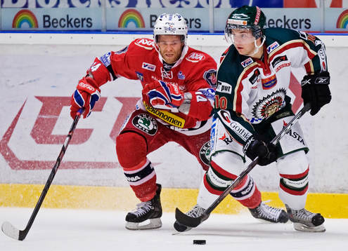 Fredrik Pettersson, Frölunda, är skäret före Robert