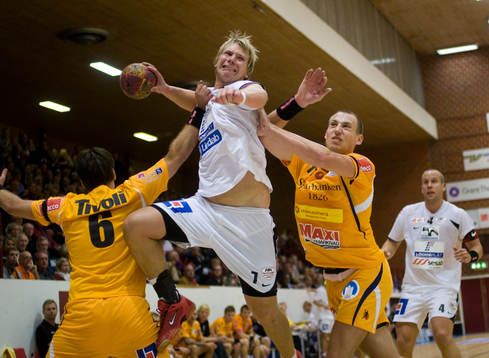 Fredrik Koos, Malmö, stoppas av Kristianstads Andreas