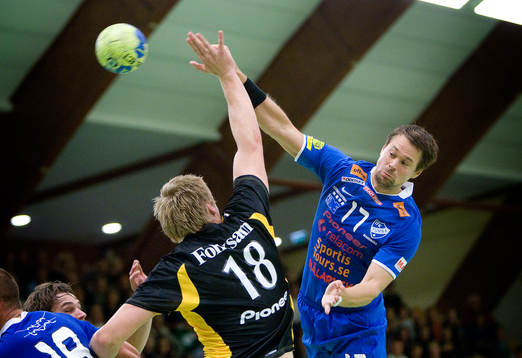 Marcus Berg, Tumba skjuter över Fredrik Pettersson,
