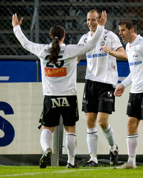 0-2, Kim Olsen, som grattas av Nordin Gerzic