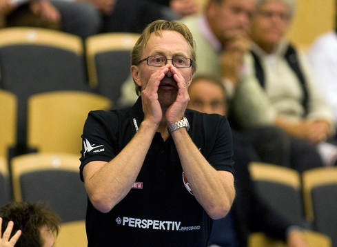Tränare Ulf Sandgren dirigerar Lugi-manskapet