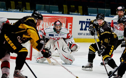 Mycket AIK framför Robert Kristan, målvakt, Mora