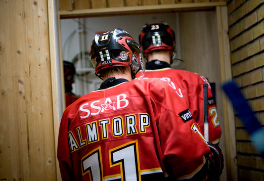 Jonas Almtorp, Luleå och övriga lagkamrater depp på väg