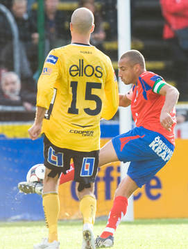 2-0, Henrik Larsson, bakom en chanslös Johan Wiland. Teddy