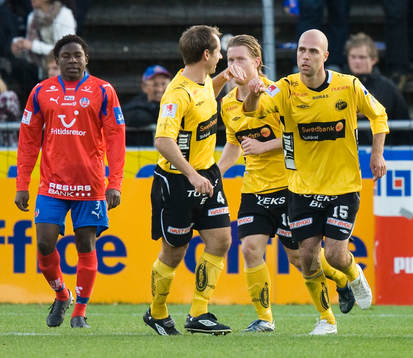 2-1 Teddy Lucic, som grattas