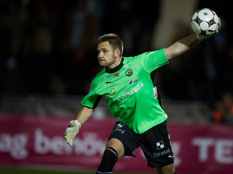 John Alvbåge, målvakt