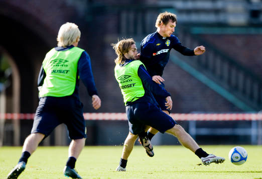 Max von Schlebrügge och Kim Källström i närkamp
