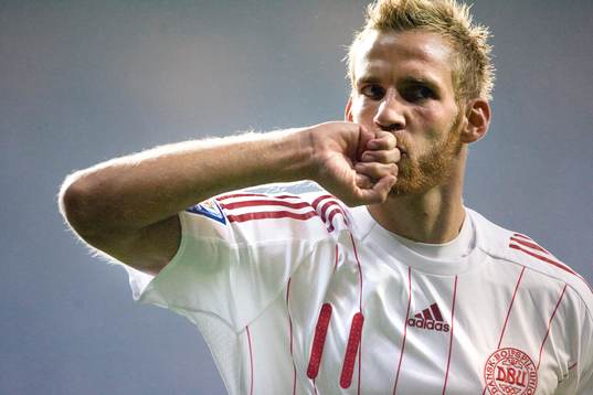 Sören Larsen, gör 3-0. Jubel