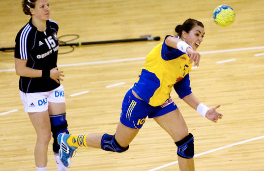 Sara Holmgren, Sverige