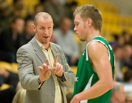 Coach, tränare,  Torbjörn Gehrke dirigerar