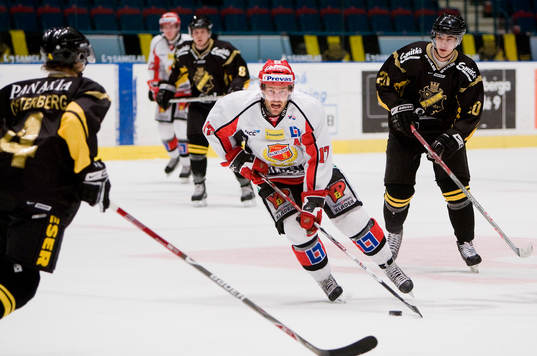 Linus Stensson, Almtuna anfaller