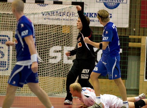 Rickard Kappelin, målvakt, Alingsås, jubel