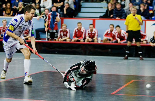 Mathias Larsson, Warberg, gör ett straffmål på Mikael