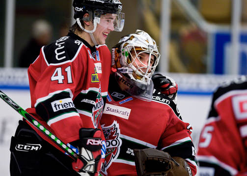 Mikael Zajkowski, Målvakt, Modo och Victor Hedman, jubel