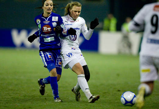 Johanna Frisk, Umeå och Kosovare Asllani, Linköping