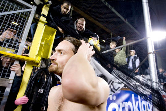 Mats Rubarth, AIK,  tackar publiken