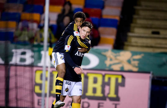 Miran Burgic, AIK, firar sitt mål med Yussuf Saleh. Jubel,