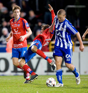 Ragnar Sigurdsson drar omkull debutanten Johan Eiswohld,