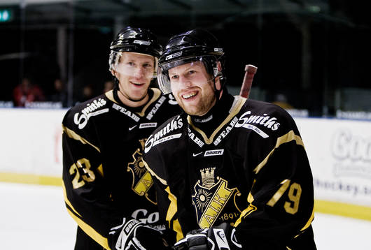 Jonas Liwing och Henrik Eriksson, glada, glädje