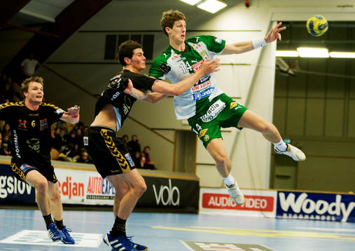 Pierre Paturel, Chambery Savoie, försöker stoppa Albin