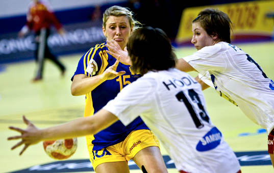 Johanna Ahlm, Sverige
