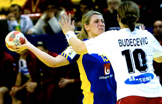 Johanna Ahlm, Sverige