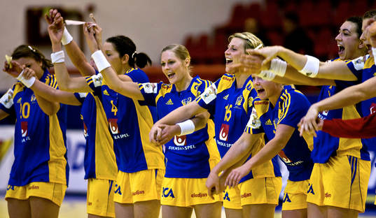 Glada svenskor. Jubel