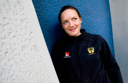 Therese Islas Helgesson, Sverige